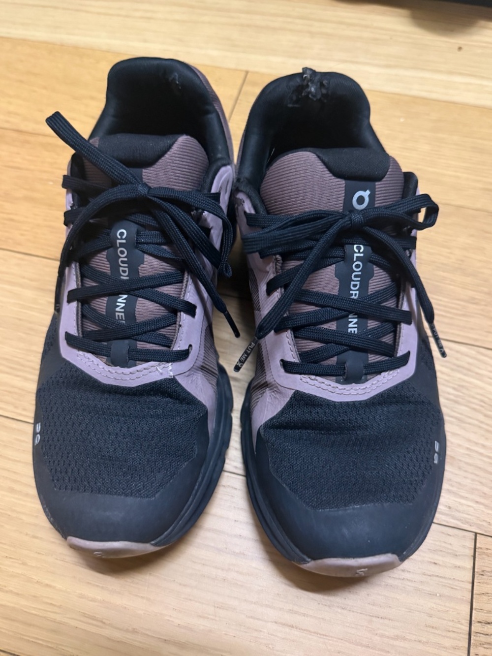 On Cloudrunner 2 waterproof women's sneakers size 5.5